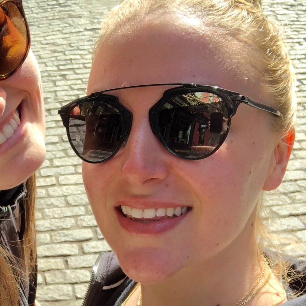 Meet your Posher, Leah